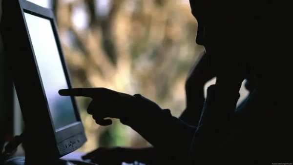 META’dan istismar skandalı! Çocuklarla cinsel içerikli sohbet eden yapay zeka botu geliştirdi